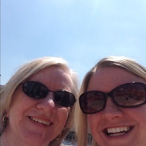 Meet your Posher, Sharon